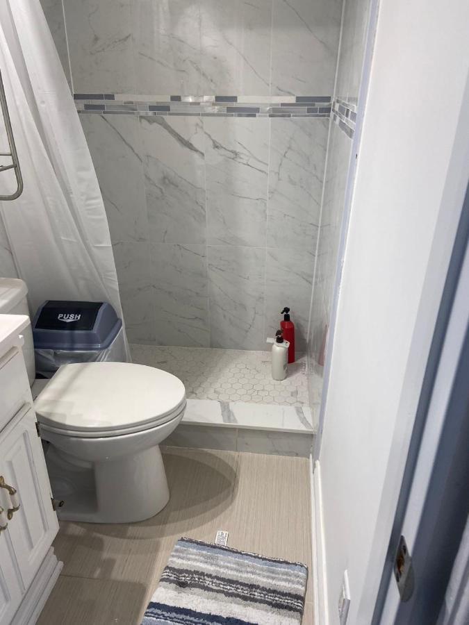 Budget Quad Room With En Suite Bathroom 36B Toronto Ngoại thất bức ảnh
