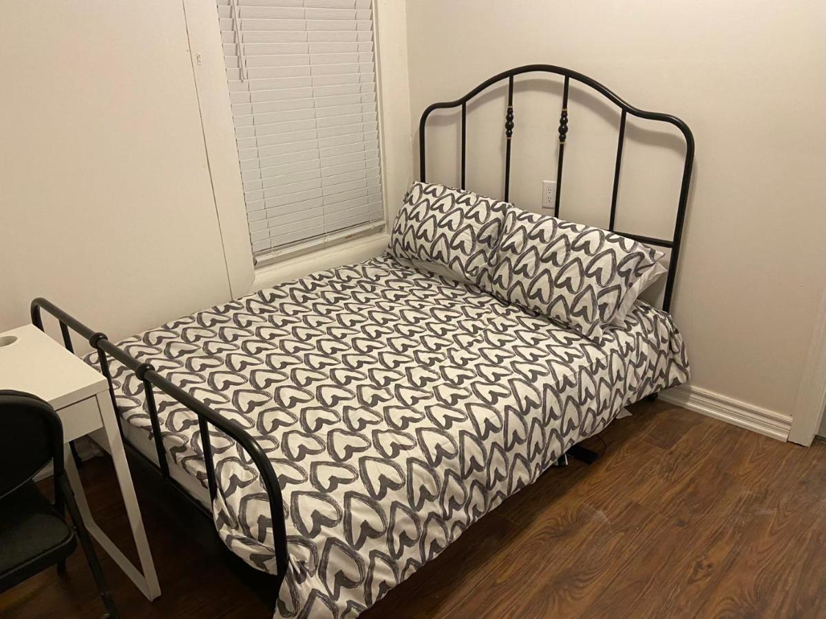 Budget Quad Room With En Suite Bathroom 36B Toronto Ngoại thất bức ảnh