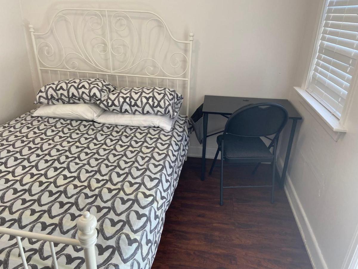Budget Quad Room With En Suite Bathroom 36B Toronto Ngoại thất bức ảnh