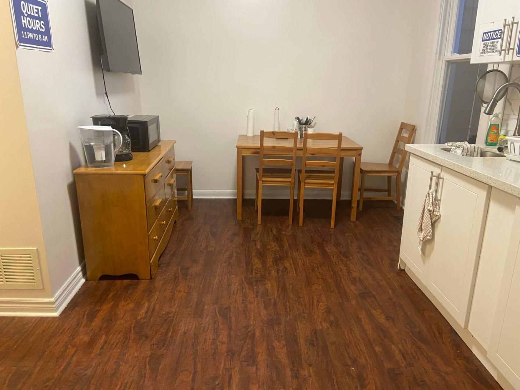 Budget Quad Room With En Suite Bathroom 36B Toronto Ngoại thất bức ảnh
